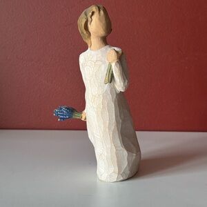 👛 (ANY 2/$35) WILLOW TREE Figurine Lavender Grace